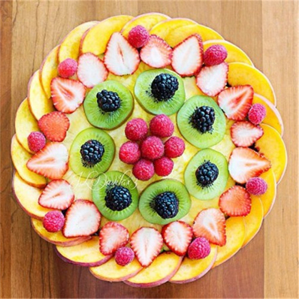 用于水果蛋糕上的水果拼盘,自己有蛋糕店的可以学起来