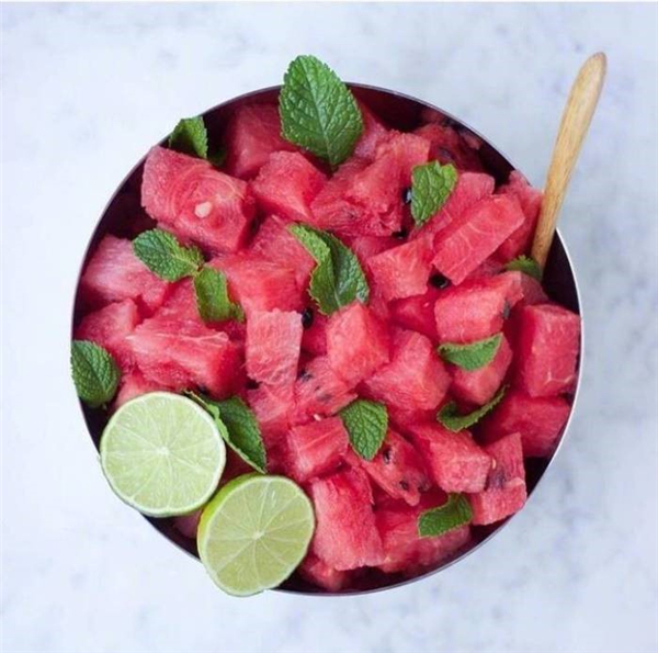 超简单的水果拼盘图片 一周都不会重复的减肥水果餐