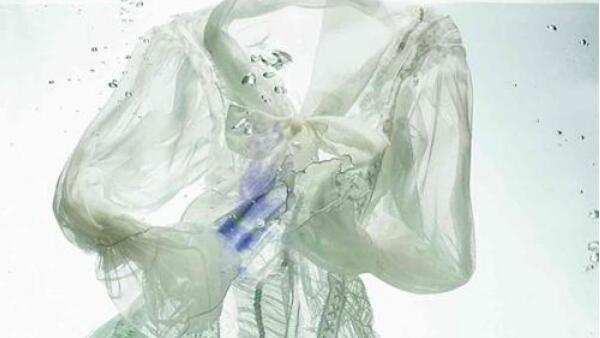 衣服上的杨梅汁怎么洗得掉，杨梅汁怎么洗才干净的生活妙招