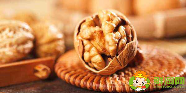 核桃可以长时间吃吗,长时间的核桃吃了会中毒吗