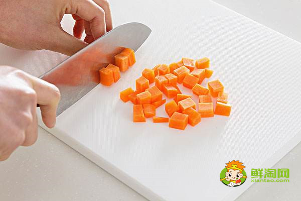胡萝卜可以和黄豆一起打吗,胡萝卜去皮还有营养吗